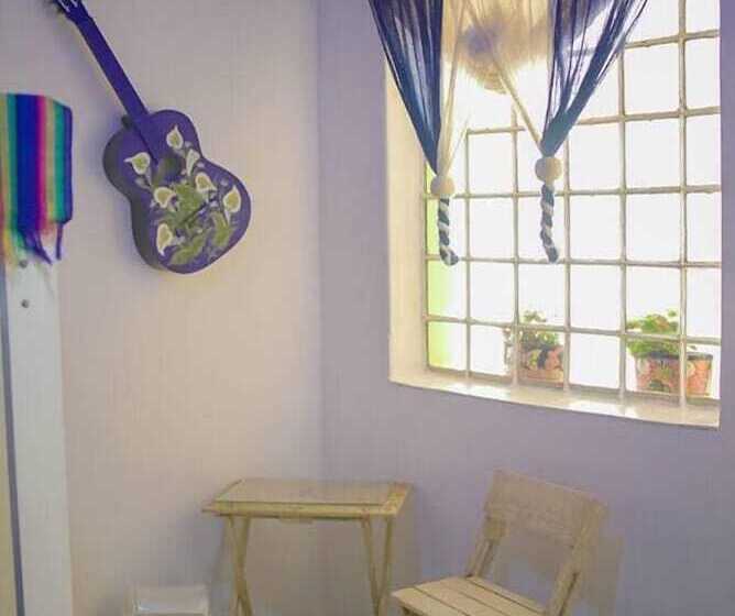ユースホステル Hostal Tlaquepaque