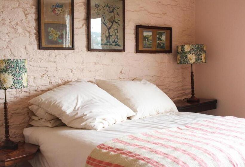 ホテル The Bull Inn