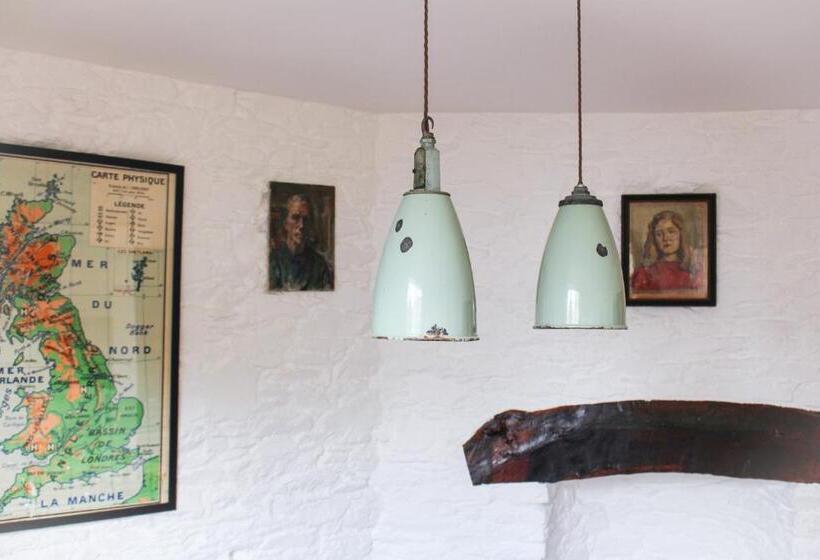 ホテル The Bull Inn