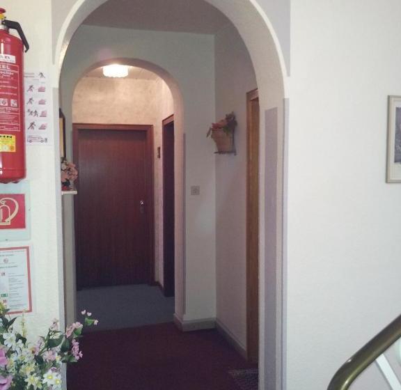 ホテル Weinhaus Am Stiftstor