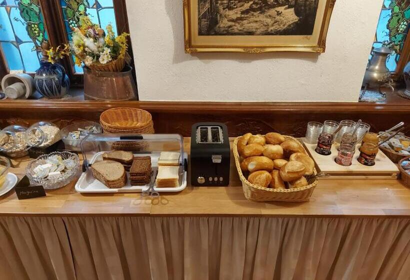 ホテル Weinhaus Am Stiftstor