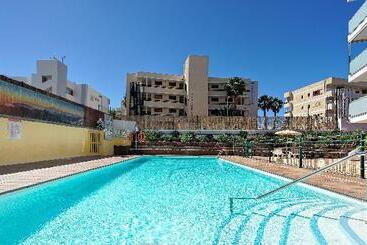 Apartamentos Strelitzias