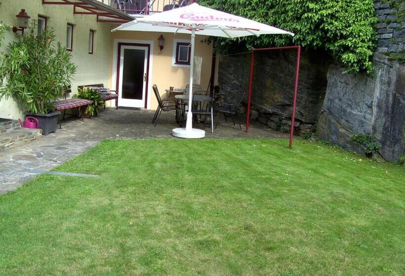 住宿加早餐  Frühstückspension Leopold Janu