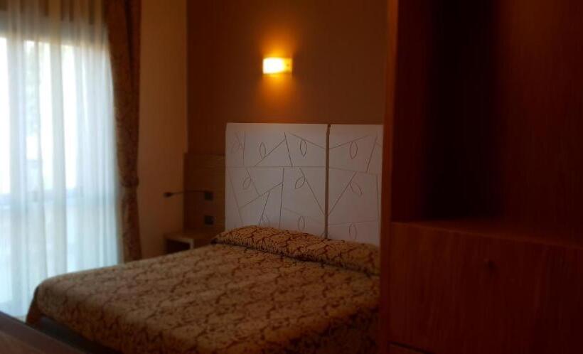 هتل Albergo Ristorante Delfino