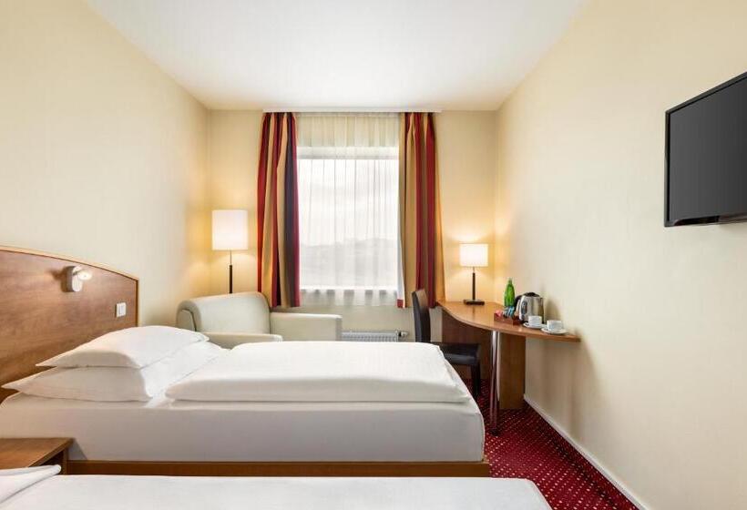 هتل Amedia Express Prague, Trademark Collection By Wyndham
