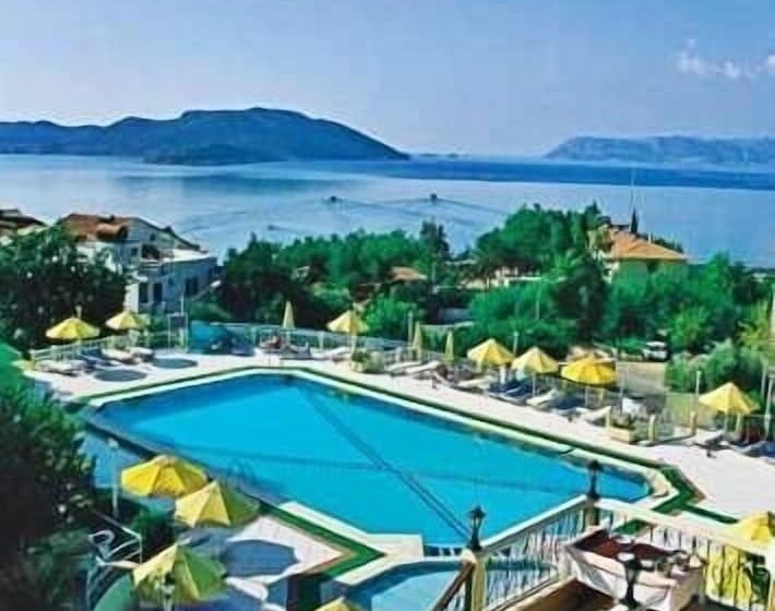 هتل Club Phellos