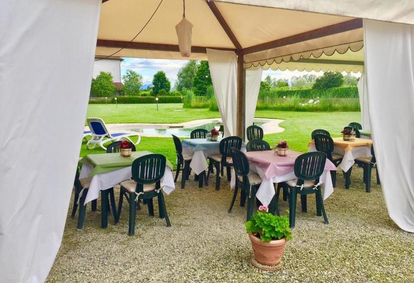 Отель Albergo Cosmera