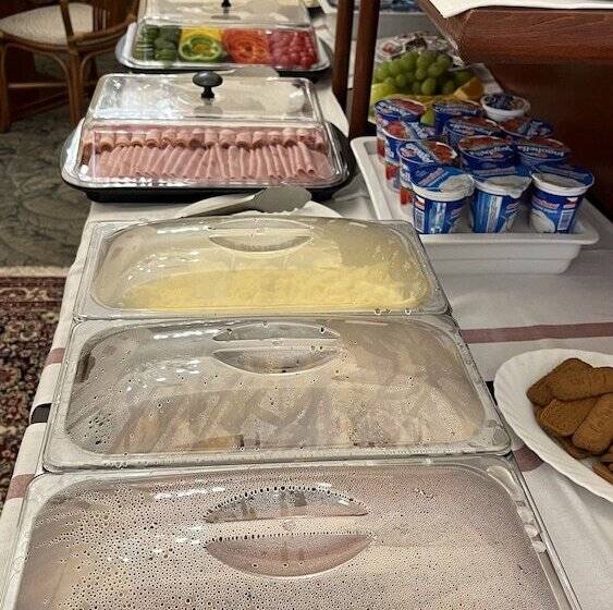 Fotos del hotel Louren:  15