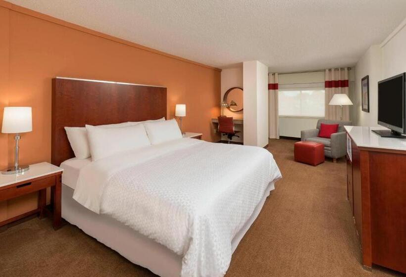 هتل Four Points By Sheraton Boston Logan Airport Revere