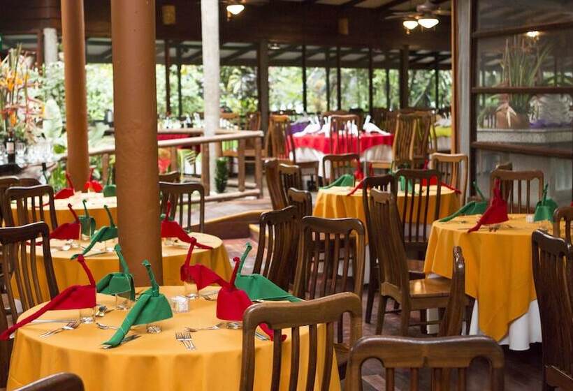 هتل Pachira Lodge