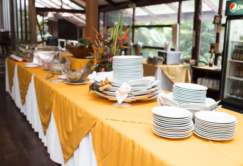 هتل Pachira Lodge