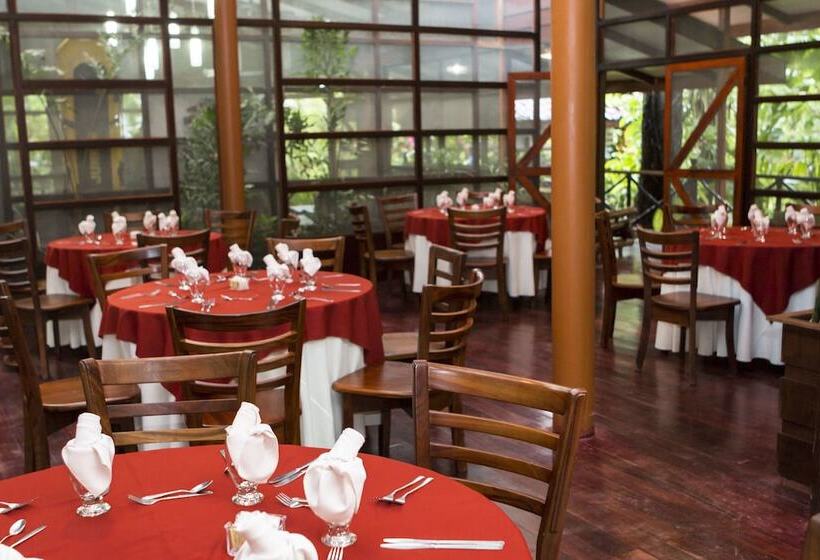 هتل Pachira Lodge