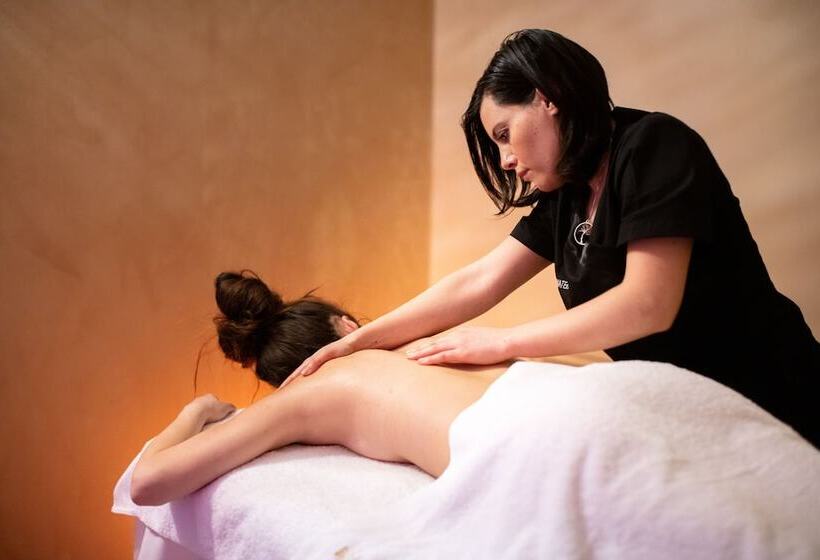 هتل Relais & Chateaux Villa Crespi