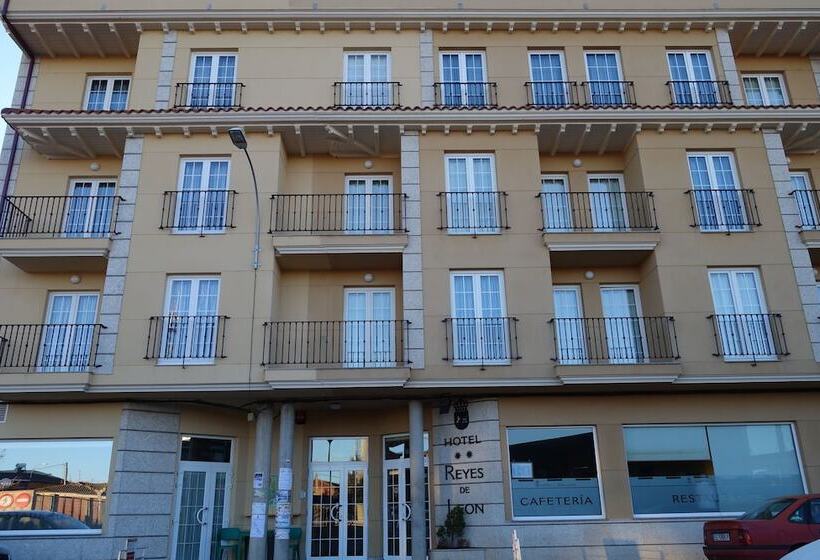 Отель Reyes De León
