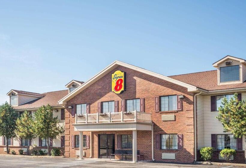 فندق Super 8 By Wyndham Madison In