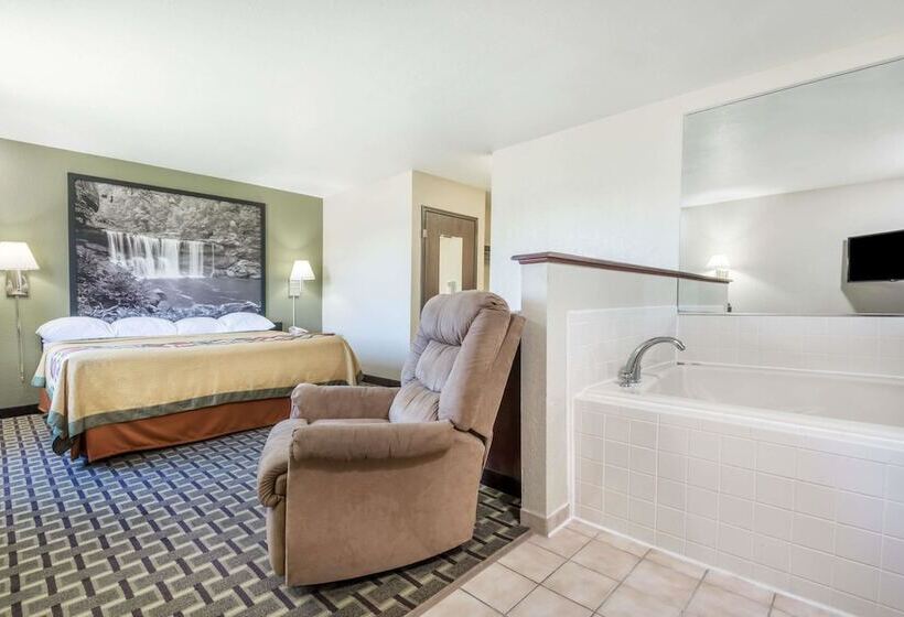 فندق Super 8 By Wyndham Madison In
