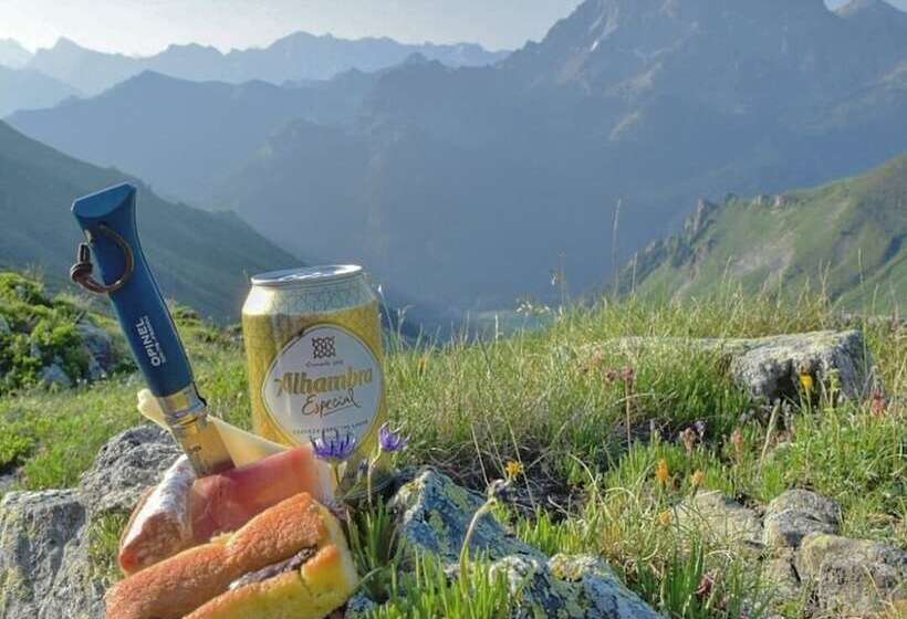 هتل Valle De Izas