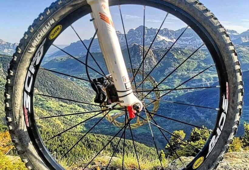 هتل Valle De Izas