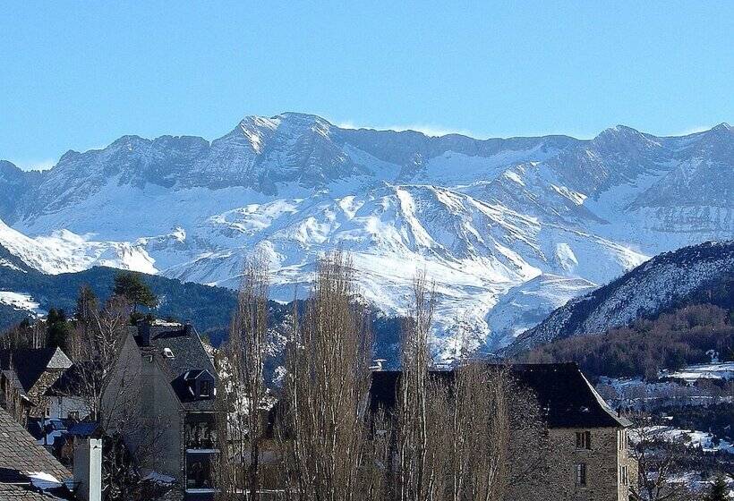 هتل Valle De Izas