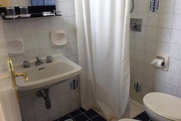 هتل Albergo Villa Azalea