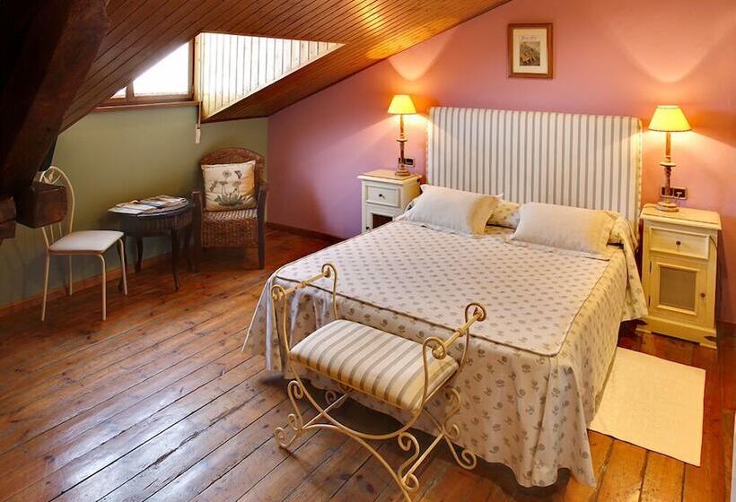 هتل Villa De Luarca