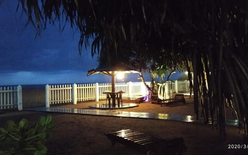 هتل Green Shadows Beach