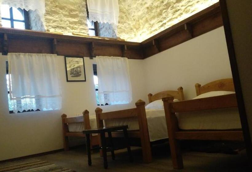 بنسيون Konaku Guest House