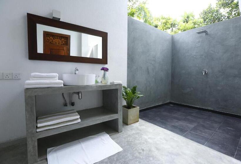 هتل Aura By Ceylon Olive Galle