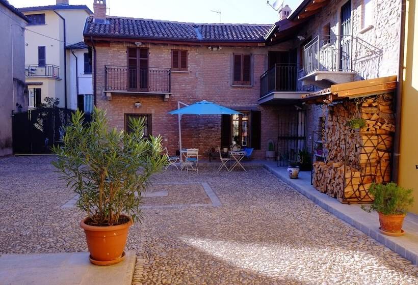 هتل B&b La Corte Suites