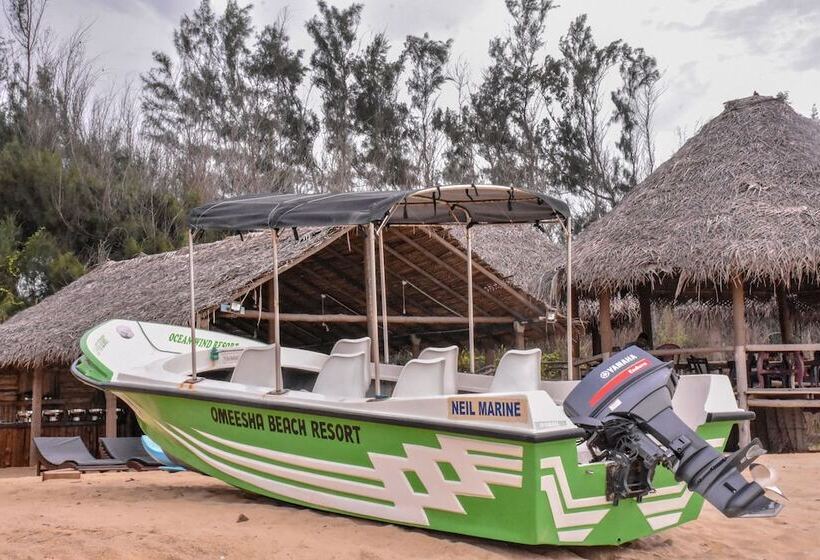 호텔 Omeesha Beach