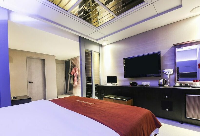 Hotel On