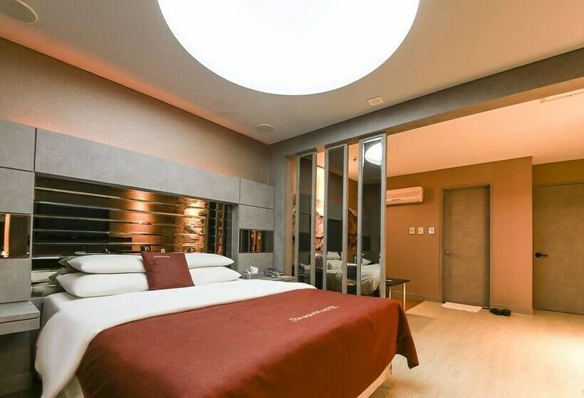 Hotel On