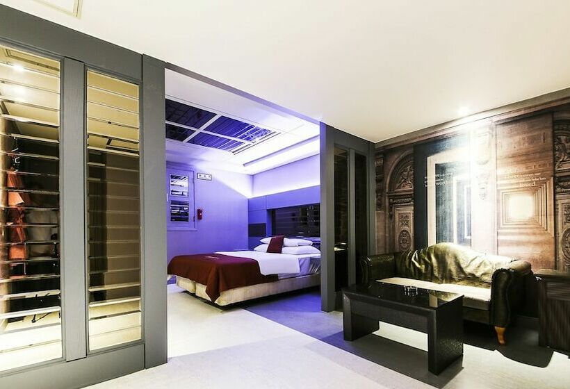 Hotel On