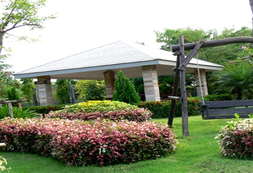 Chart Thip Resort