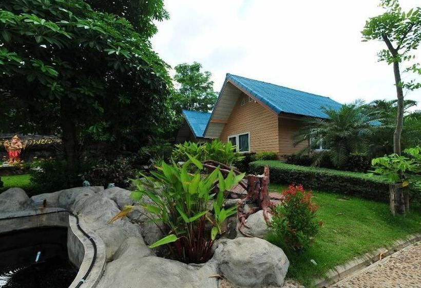 Chart Thip Resort