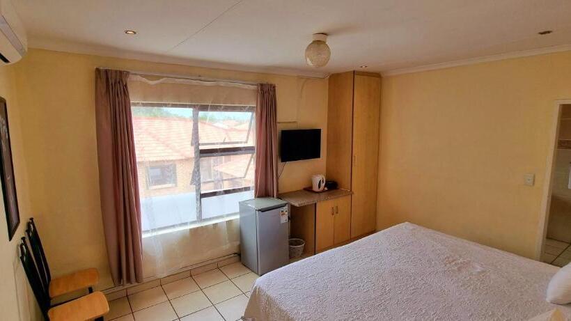 هتل Asda Guesthouse