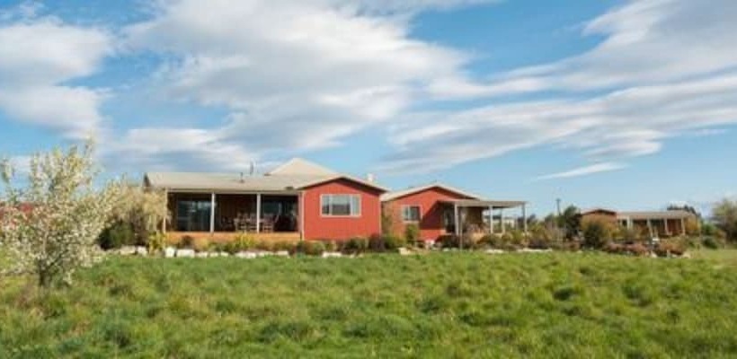 בית מלון כפרי Eden's Edge Lodge