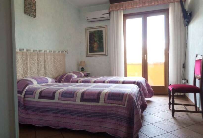 هتل La Grotta Delle Fate