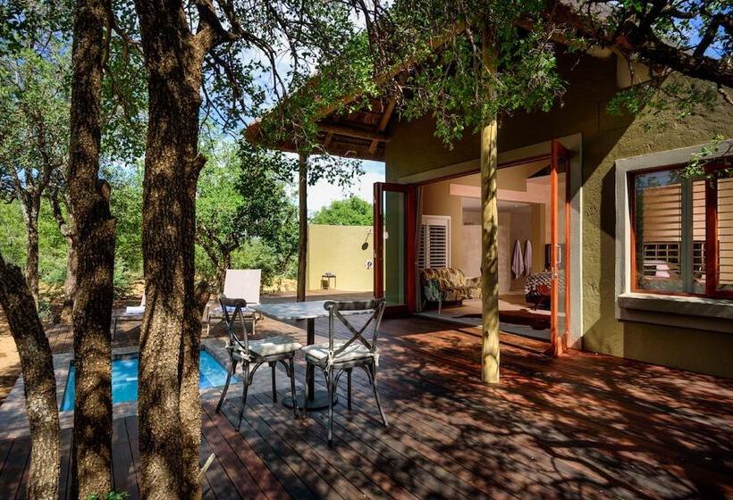 هتل Lush Private Game Lodge