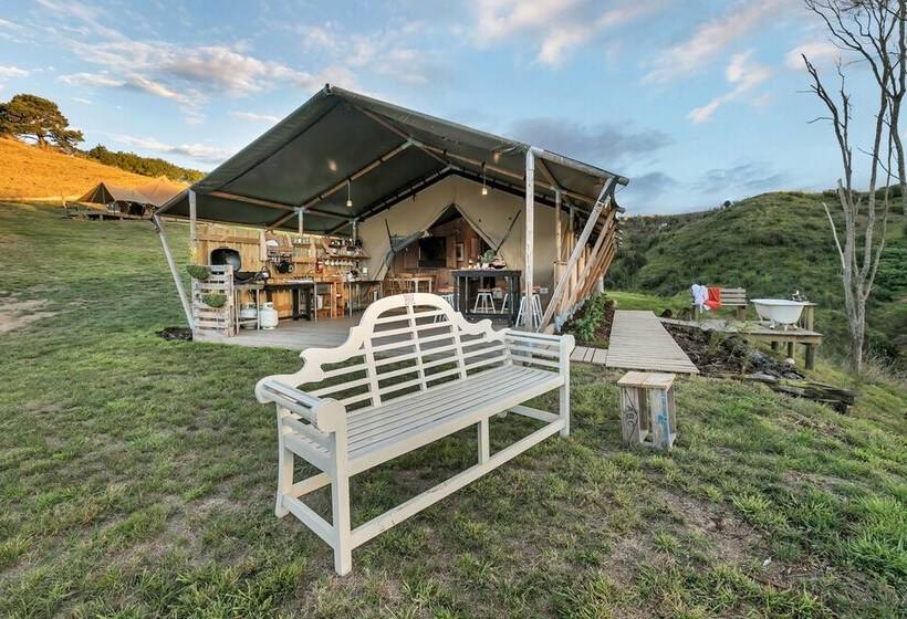 בית מלון כפרי Luxury Under Canvas