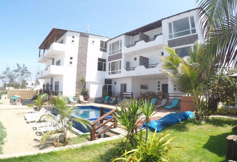 فندق Sanctuary Puerto Cayo Lodge