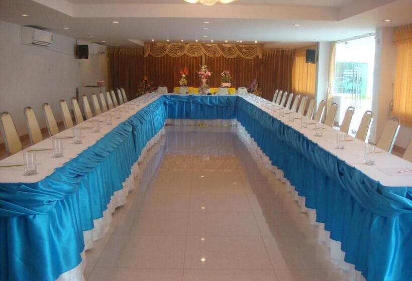 Otel That Phanom River View