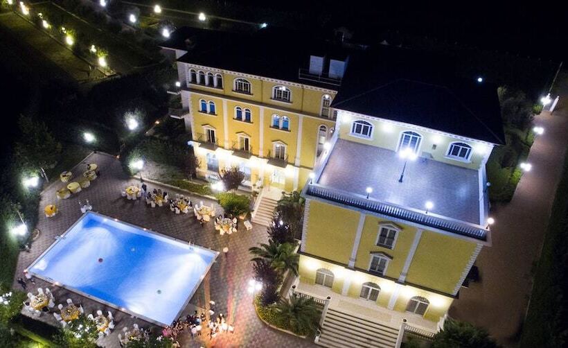 هتل Villa Santa Maria