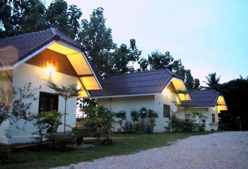 Suanlamyai Resort