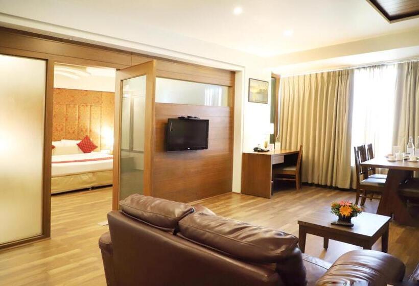 Boulevard 9 Luxury Resort & Spa