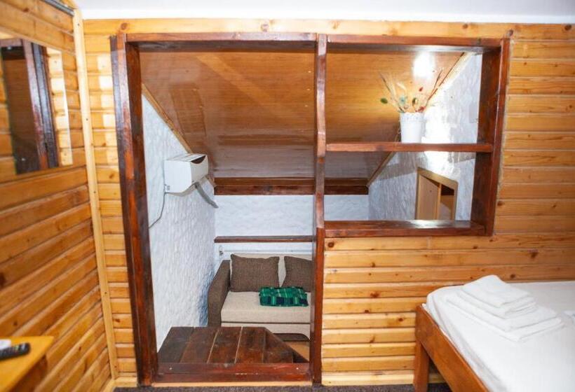 پانسیون Casa Lazaroiu