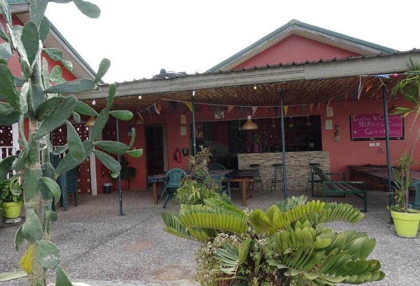 تختخواب و صبحانه Cheers Guesthouse