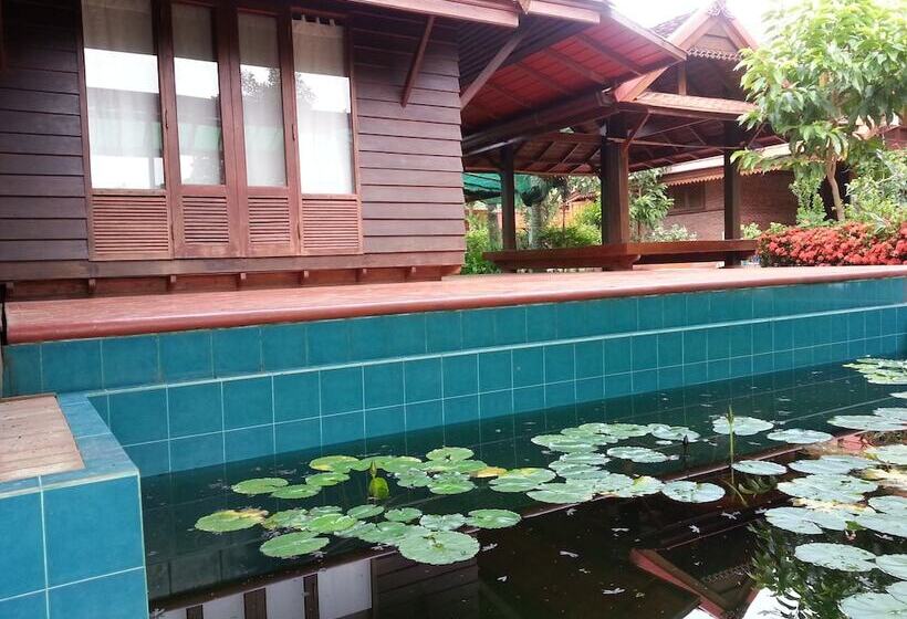 هتل Rim Nam Kong Homestay & Campsite