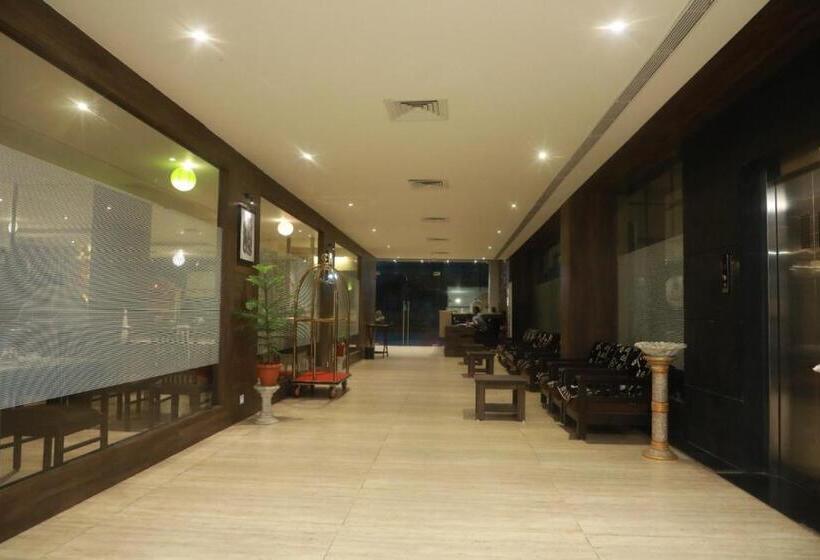 호텔 The Byke Suraj Club, Junagadh
