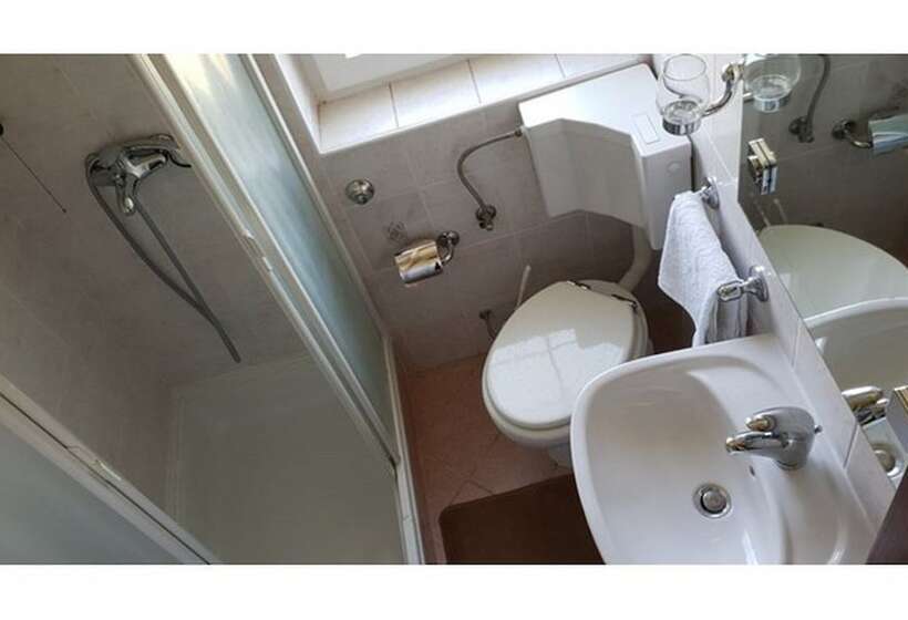 膳宿费 Apartments And Rooms Pende